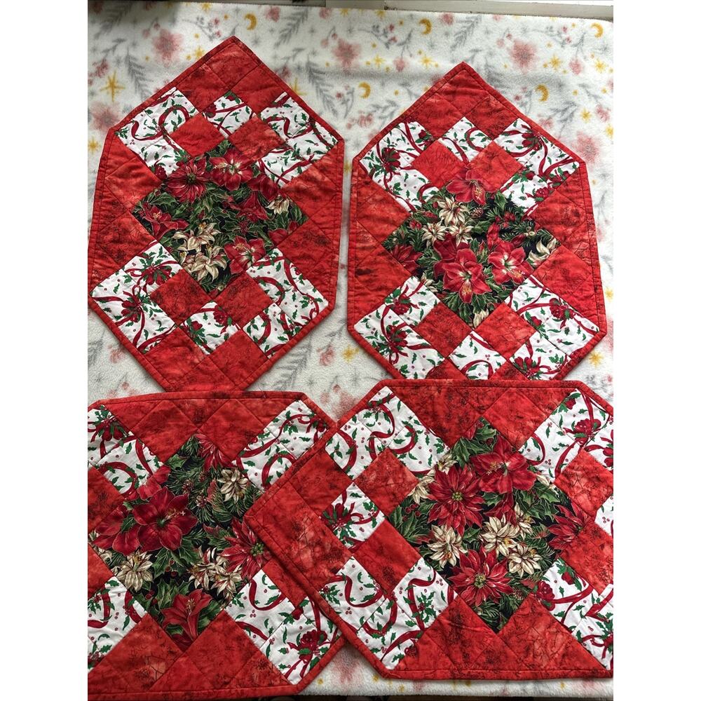 Set Of 4 Quilted Christmas Placemats Red Holiday (homemade) EUC Poinsettias